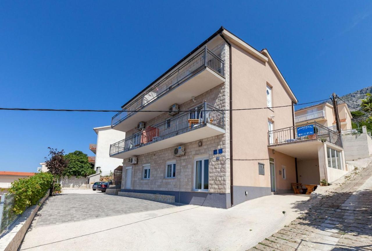 Apartments With A Parking Space Stanici, Omis - 17894 Bagian luar foto