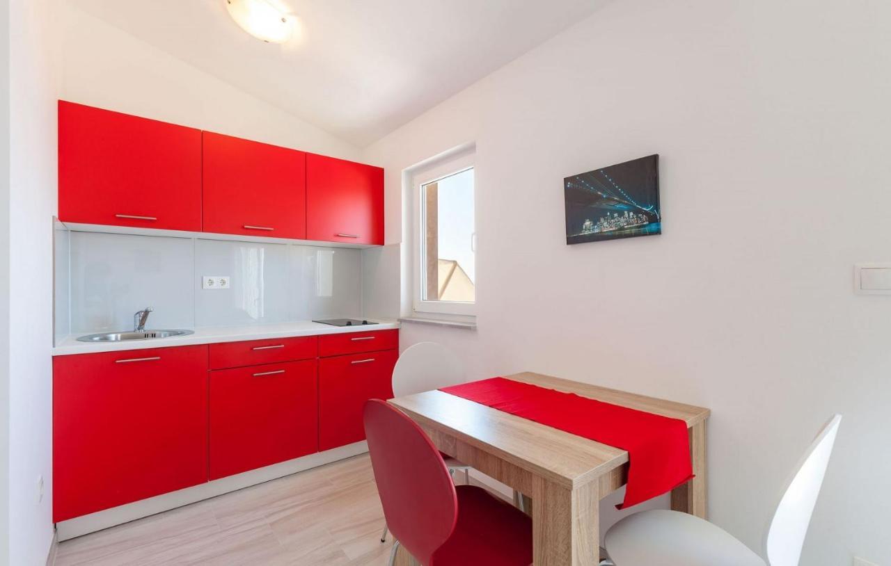 Apartments With A Parking Space Stanici, Omis - 17894 Bagian luar foto