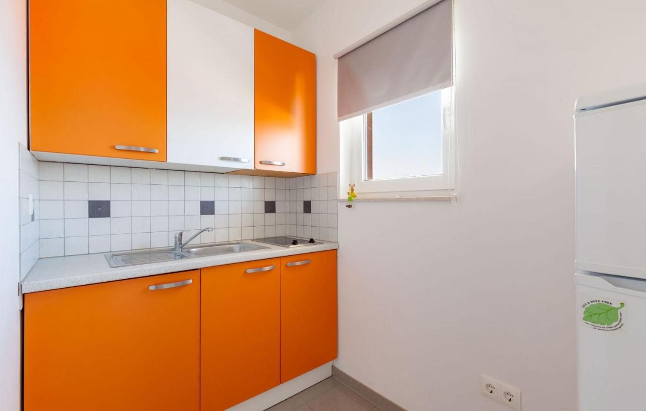 Apartments With A Parking Space Stanici, Omis - 17894 Bagian luar foto