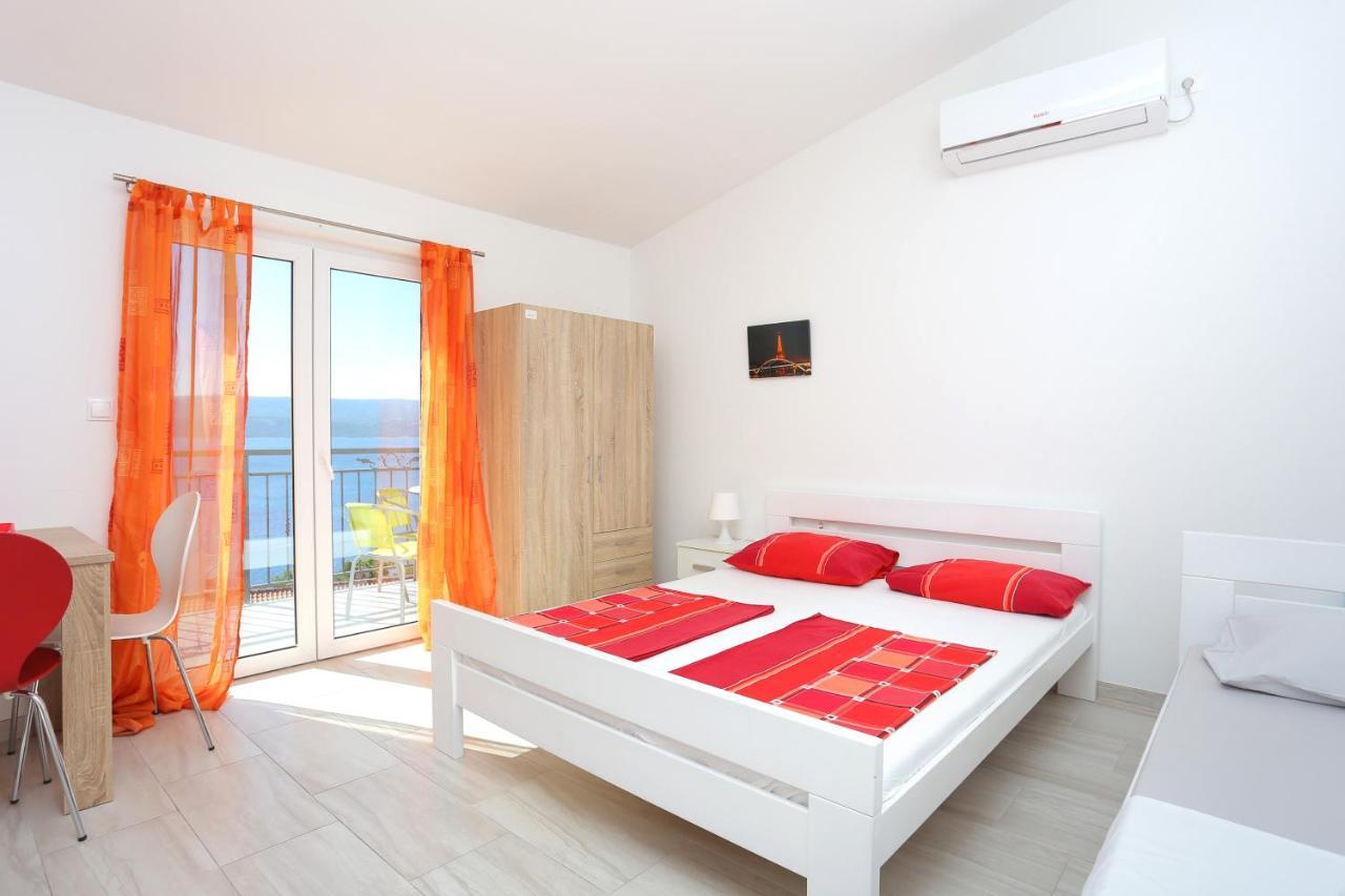 Apartments With A Parking Space Stanici, Omis - 17894 Bagian luar foto