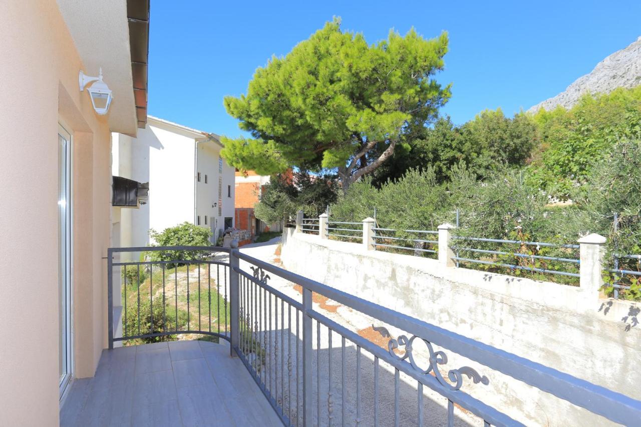 Apartments With A Parking Space Stanici, Omis - 17894 Bagian luar foto