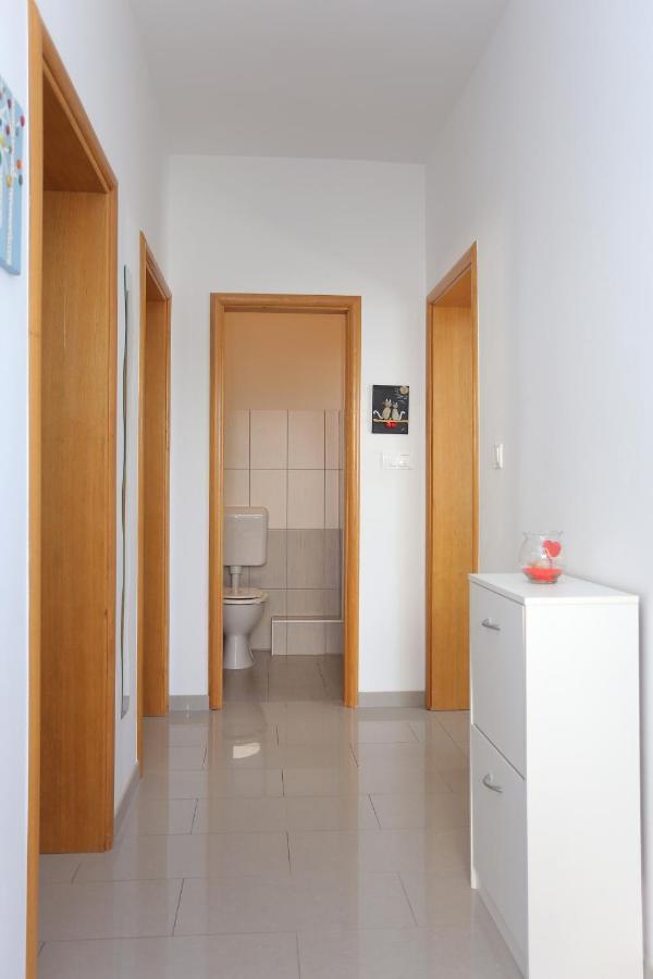Apartments With A Parking Space Stanici, Omis - 17894 Bagian luar foto