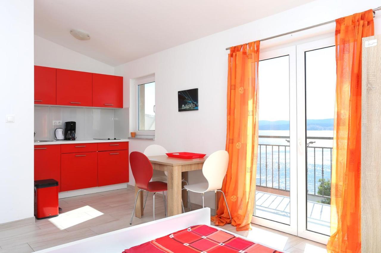 Apartments With A Parking Space Stanici, Omis - 17894 Bagian luar foto